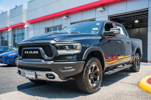 Diamond Black Crystal Pearlcoat 2022 RAM 1500 Rebel