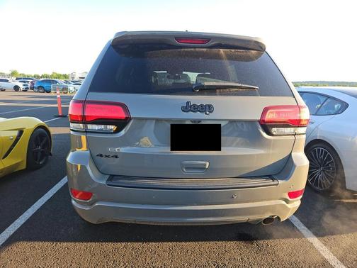 Sting-Gray Clearcoat 2020 Jeep Grand Cherokee Altitude