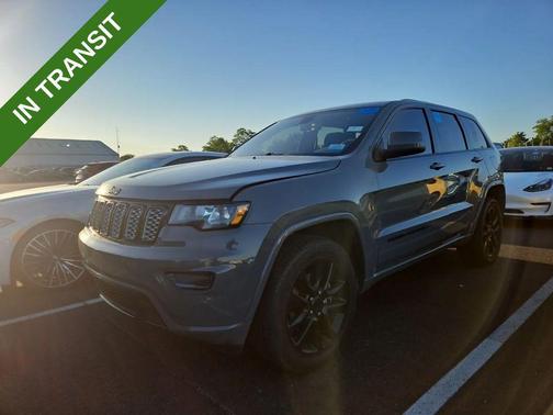 Sting-Gray Clearcoat 2020 Jeep Grand Cherokee Altitude