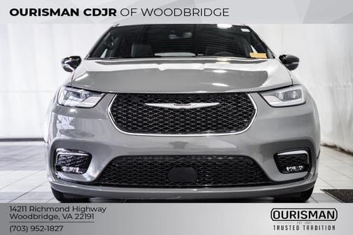 2025 Chrysler Pacifica L