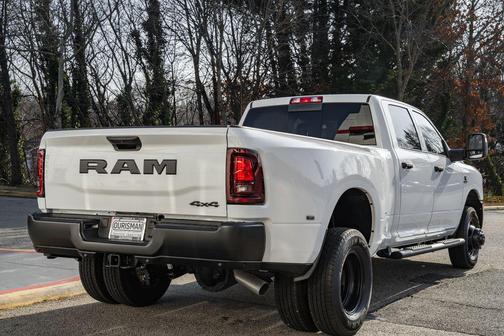 2026 RAM 3500 Tradesman Crew Cab 4x4 8' Box