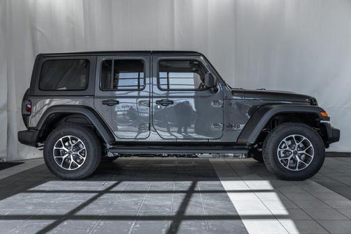 Granite Crystal Metallic Clearcoat 2026 Jeep Wrangler Sport S
