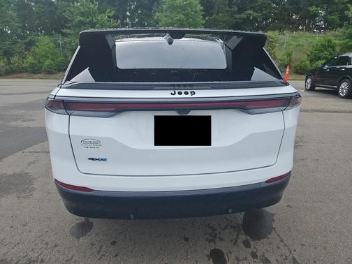 Bright White Clearcoat 2024 Jeep Wagoneer S Launch Edition