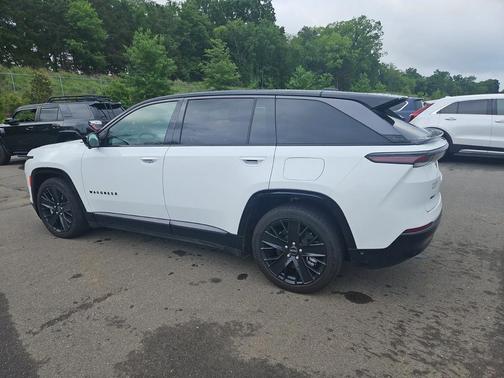 Bright White Clearcoat 2024 Jeep Wagoneer S Launch Edition