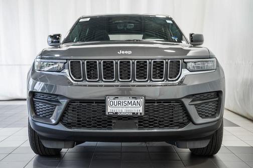 Baltic Gray Metallic Clearcoat 2026 Jeep Grand Cherokee Laredo