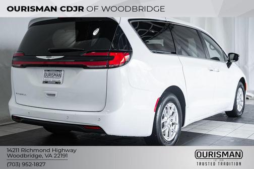 Bright White Clearcoat 2025 Chrysler Pacifica L