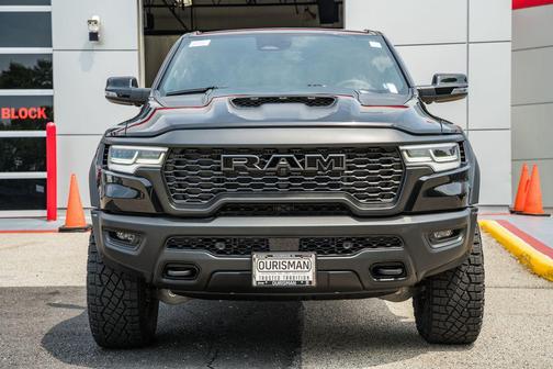 Diamond Black Crystal Pearlcoat 2026 RAM 1500 RHO Crew Cab 4x4 5'7' Box