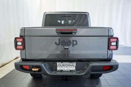 Granite Crystal Metallic Clearcoat 2026 Jeep Gladiator 85th Anniversary Edition 4x4