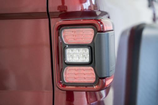 Snazzberry Pearlcoat 2021 Jeep Gladiator Rubicon
