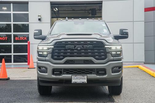 Ceramic Gray Clearcoat 2026 RAM 2500 Limited Crew Cab 4x4 6'4' Box