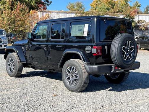 2025 Jeep Wrangler 4-Door Sahara 4x4