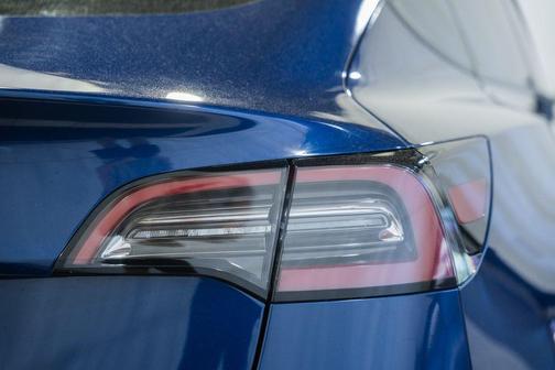 Deep Blue Metallic 2021 Tesla Model 3 Long Range