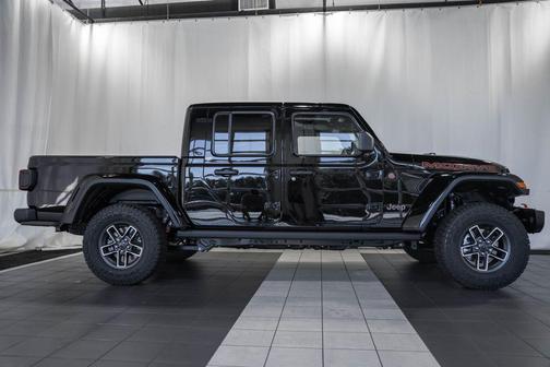 2025 Jeep Gladiator Mojave X