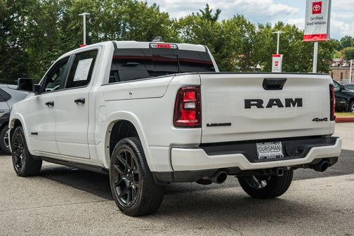 Ivory White Tri-Coat Pearlcoat 2025 RAM 1500 Laramie