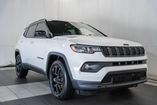 Bright White Clearcoat 2023 Jeep Compass Latitude