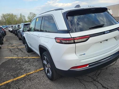 Bright White Clearcoat 2023 Jeep Grand Cherokee 4xe Base