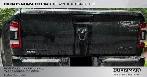 Diamond Black Crystal Pearlcoat 2024 RAM 3500 Limited Crew Cab 4x4 8' Box