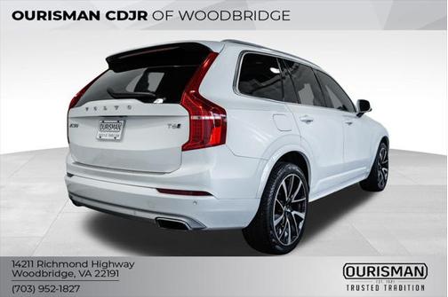 2020 Volvo XC90 T6 Momentum