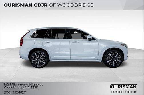 2020 Volvo XC90 T6 Momentum