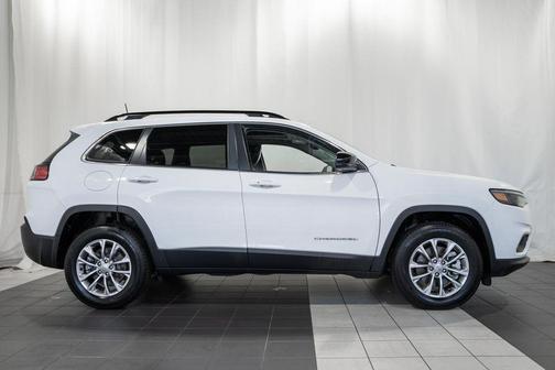 Bright White Clearcoat 2022 Jeep Cherokee Latitude Lux