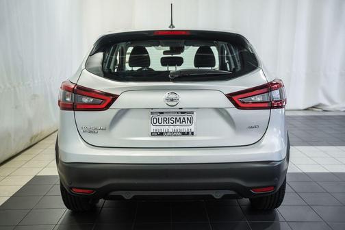 Brilliant Silver Metallic 2020 Nissan Rogue Sport S