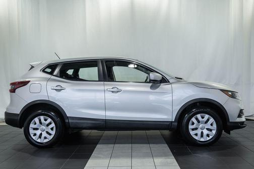 Brilliant Silver Metallic 2020 Nissan Rogue Sport S