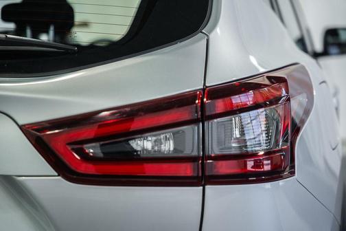 Brilliant Silver Metallic 2020 Nissan Rogue Sport S