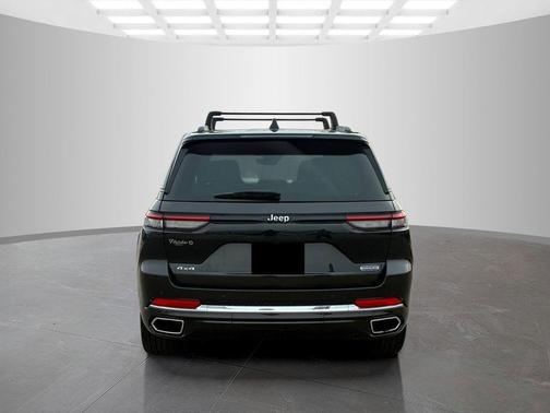 Rocky Mountain Pearlcoat 2023 Jeep Grand Cherokee Overland