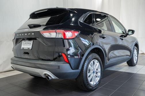 AGATE BLACK METALLIC 2022 Ford Escape SE