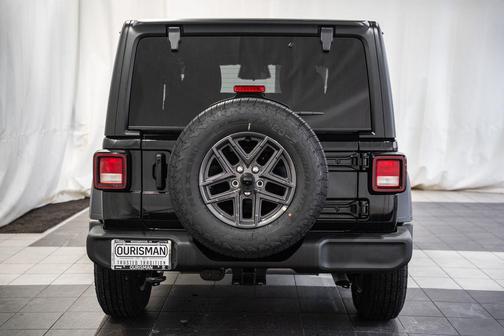 Black Clearcoat 2026 Jeep Wrangler Sport S