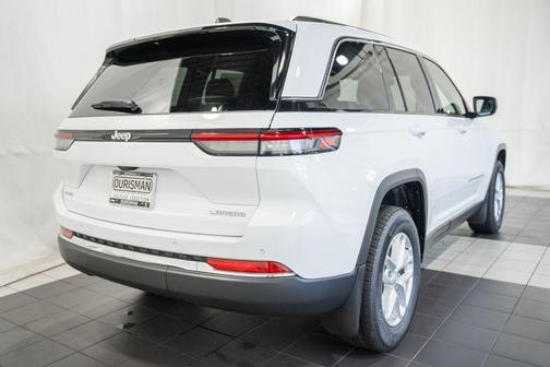 Bright White Clearcoat 2026 Jeep Grand Cherokee Laredo
