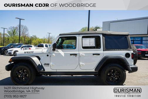 Bright White Clearcoat 2022 Jeep Wrangler Willys
