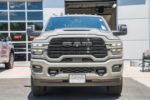 Ceramic Gray Clearcoat 2026 RAM 2500 Laramie Crew Cab 4x4 6'4' Box