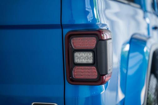 Hydro Blue Pearlcoat 2021 Jeep Gladiator Overland