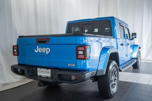 Hydro Blue Pearlcoat 2021 Jeep Gladiator Overland