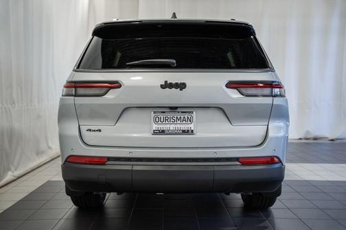 Silver Zynith 2026 Jeep Grand Cherokee L Altitude