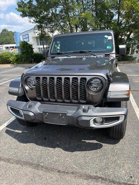Granite Crystal Metallic Clearcoat 2022 Jeep Gladiator Sport S