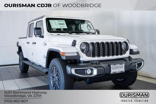 Bright White Clearcoat 2026 Jeep Gladiator Sport S