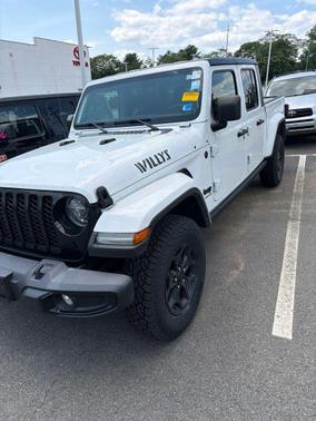 Bright White Clearcoat 2022 Jeep Gladiator Willys 4x4