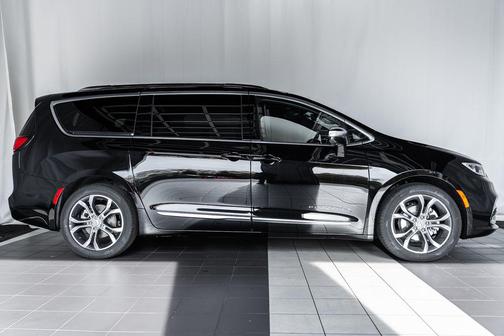 2026 Chrysler Pacifica L