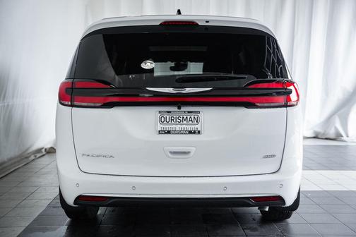 2026 Chrysler Pacifica L