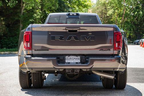 Granite Crystal Metallic Clearcoat 2026 RAM 3500 Laramie Crew Cab 4x4 8' Box