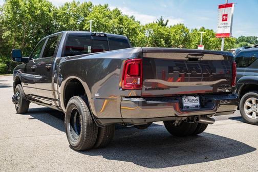 Granite Crystal Metallic Clearcoat 2026 RAM 3500 Laramie Crew Cab 4x4 8' Box