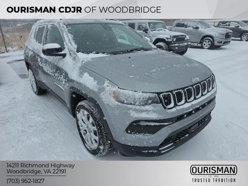 2023 Jeep Compass Latitude Lux