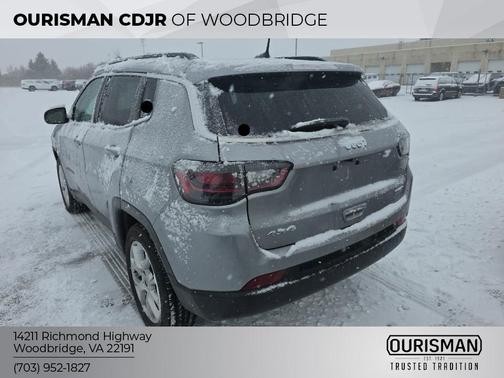 2023 Jeep Compass Latitude Lux