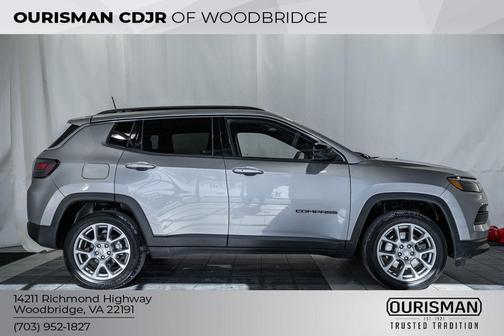 2023 Jeep Compass Latitude Lux