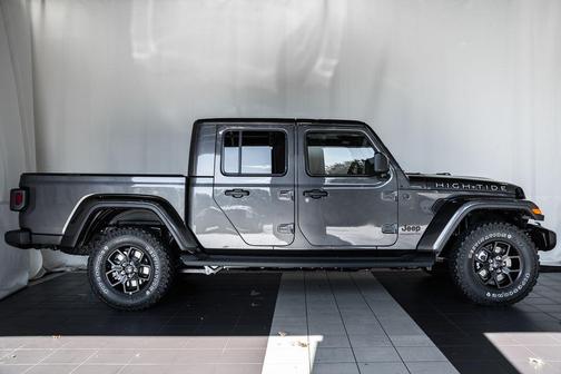 2025 Jeep Gladiator High Tide