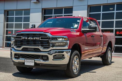 Molten Red Pearlcoat 2026 RAM 2500 Big Horn Crew Cab 4x4 6'4' Box