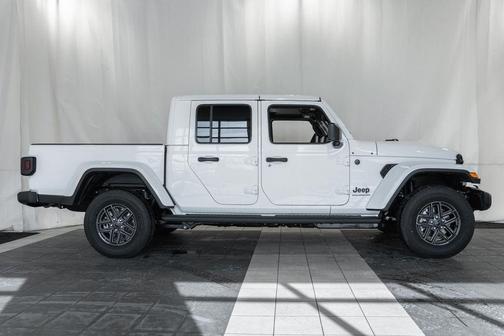 2026 Jeep Gladiator Sport S