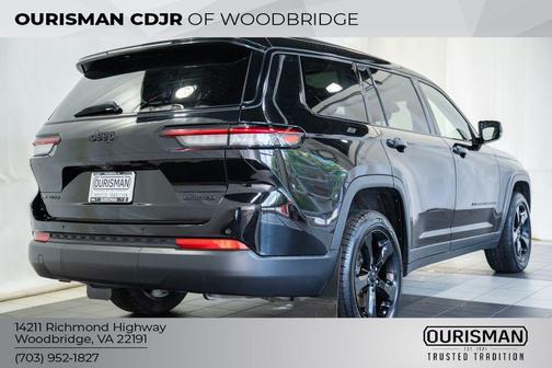 Diamond Black Crystal Pearlcoat 2022 Jeep Grand Cherokee L Limited